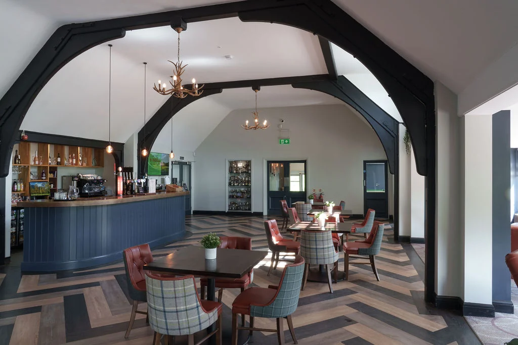 addington-court-clubhouse-bar-area