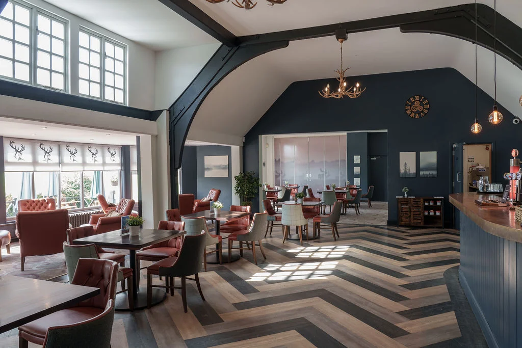 addington-court-clubhouse-bar-lounge